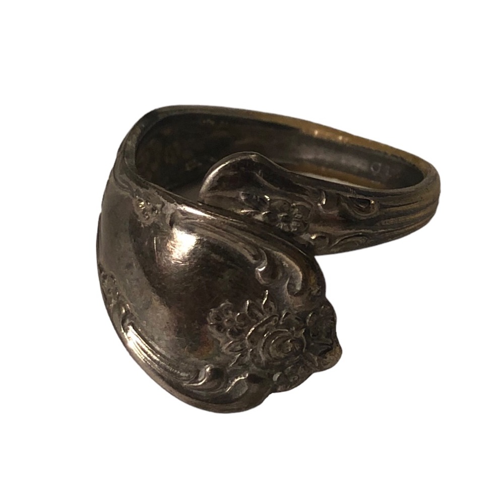 W.M. Rogers Silverware Ring size 7 - Picture 6 of 10